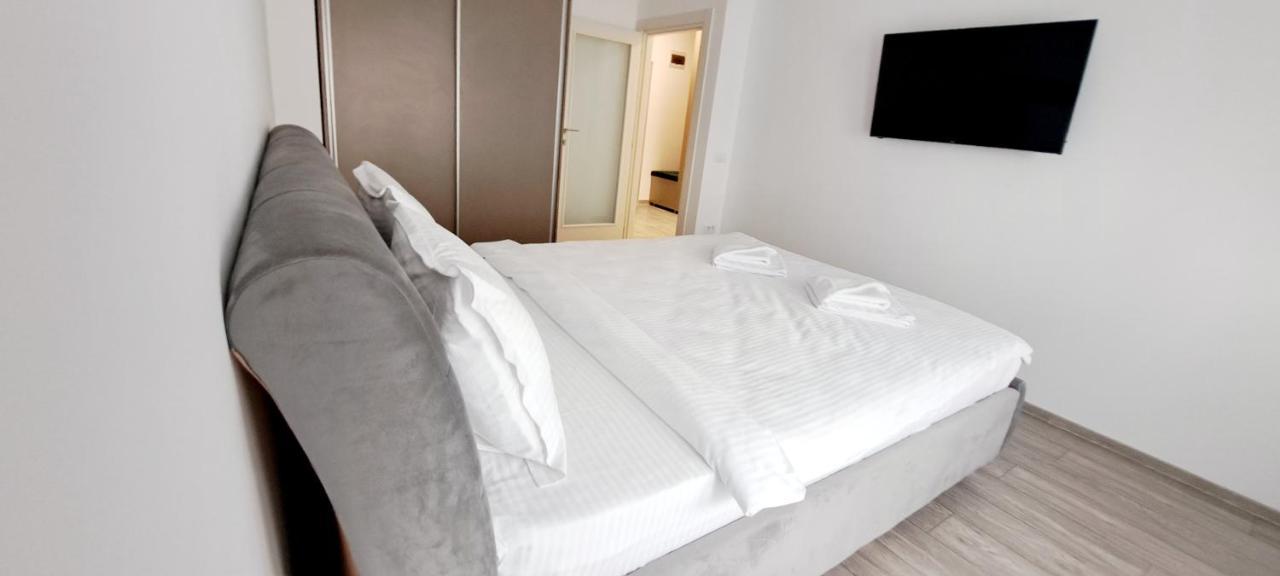 Relax Home Apartment Q Iasi Luaran gambar