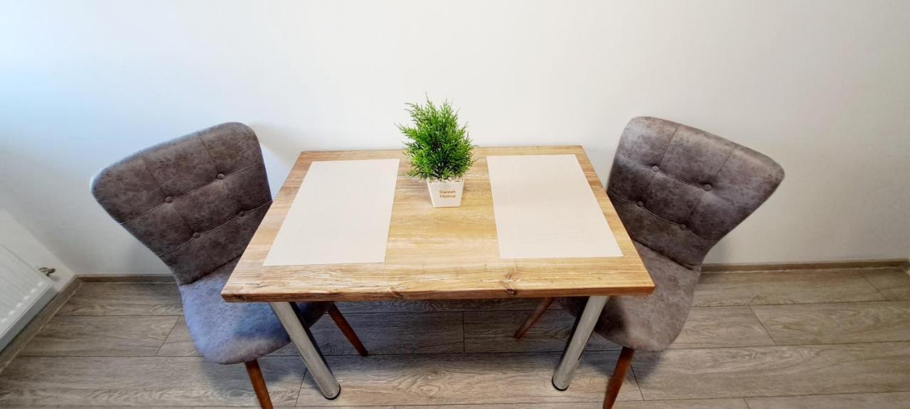 Relax Home Apartment Q Iasi Luaran gambar